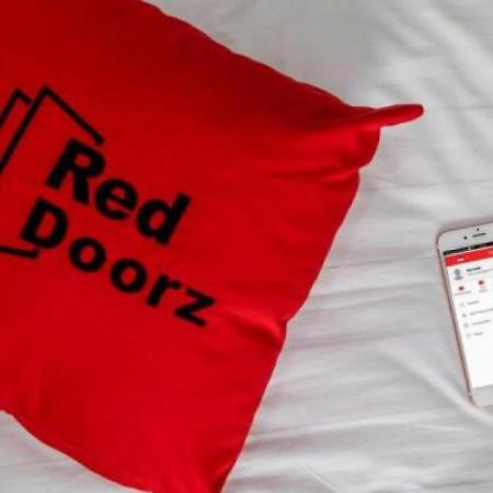 Reddoorz Plus @ Taman Siswa 3 Джок'якарта Екстер'єр фото