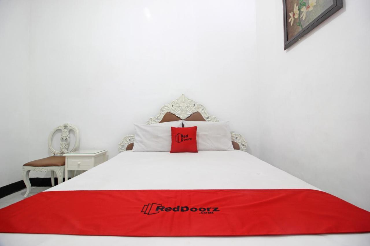 Reddoorz Plus @ Taman Siswa 3 Джок'якарта Екстер'єр фото